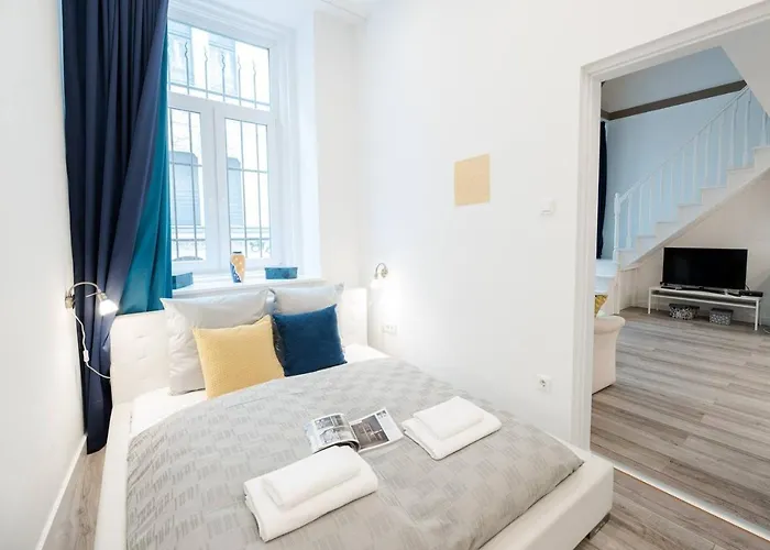 Appartement Newly Refurbished At Superb Location