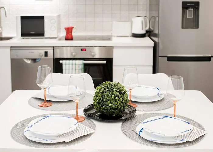 Newly Refurbished At Superb Location Appartement