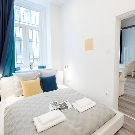 Daire Newly Refurbished At Superb Location