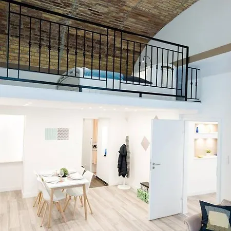 Newly Refurbished At Superb Location Daire