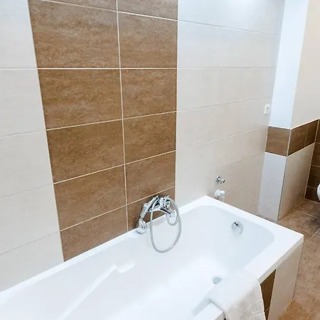 Newly Refurbished At Superb Location Daire
