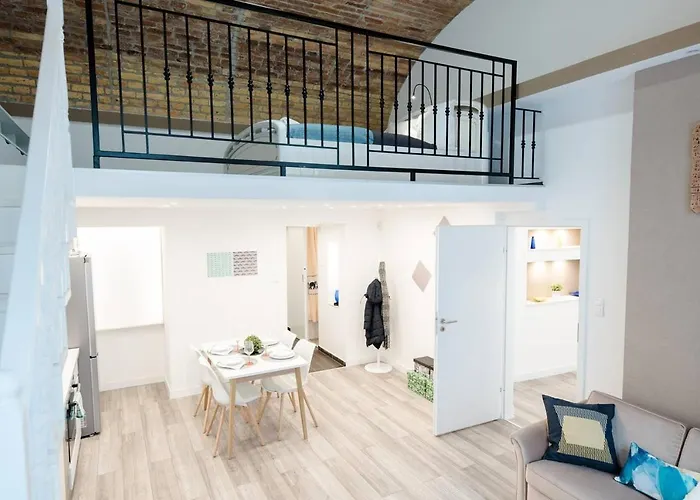Newly Refurbished At Superb Location Apartament Budapesta
